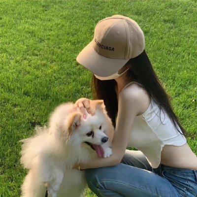 踉跄的女孩